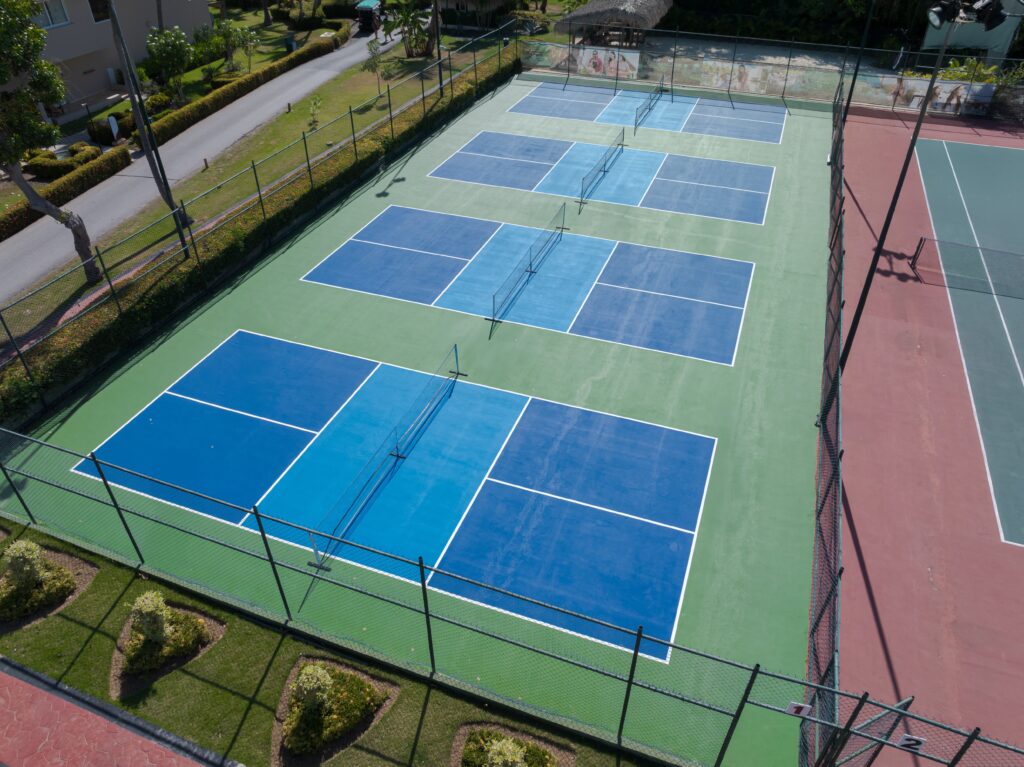 TRS Turquesa pickleball courts